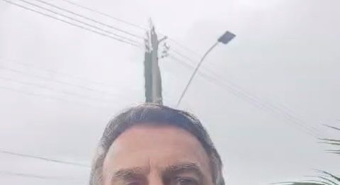 Moraes proíbe Bolsonaro e outros investigados de irem a eventos das Forças Armadas