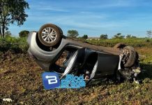 Colisão seguida de capotamento deixa homem ferido na BR-242