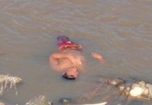 Homem desperta após “dormir” em rio na Bahia; bombeiros faziam resgate de corpo quando morador se mexeu