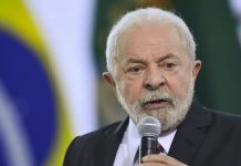 Lula diz que ministro tem que botar a mão no bolso e tirar dinheiro para combater a fome