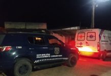Jovem é morto a tiros quando dormia em sofá de casa na Bahia