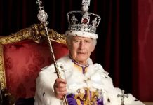 Rei Charles é visto deixando Castelo de Windsor após fake news sobre saúde