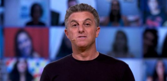 Luciano Huck diz que filho foi aceito na NYU