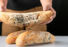 Saiba o que acontece quando come algum alimento mofado