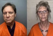 Casal que deixou filha morrer no sofá é condenado a 20 anos de prisão