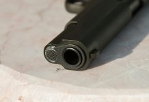 PM usa arma como brinquedo sexual em vídeos vazados e tem licença cassada
