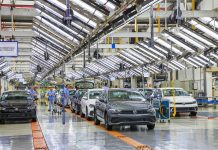 Carros da Volkswagen são flagrados camuflados em testes em SP