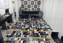 Polícia prende os 2 maiores exportadores de celulares roubados