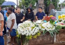 Corpos das vítimas de queda de avião na Bahia são sepultados sob forte comoção