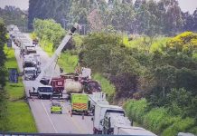 Após 24h de interdição, rodovia em que motorista morreu carbonizado na BA é liberada