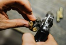 Três homens morrem e policial militar fica ferido após troca de tiros