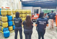 Polícia Civil autua dois estabelecimentos por venda ilegal de gás de cozinha Polícia Civil autua dois estabelecimentos por venda ilegal de gás de cozinha
