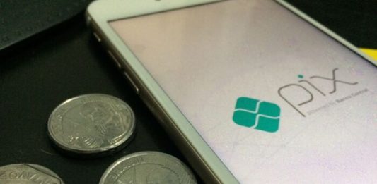 PIX apresenta instabilidade e usuários relatam falhas em vários bancos nesta segunda-feira Governo cancela norma sobre fiscalização do Pix após repercussão negativa