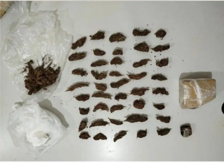 Rondesp Chapada apreende drogas na Av Rio Branco, em Itaberaba Rondesp Chapada apreende drogas na Av Rio Branco, em Itaberaba