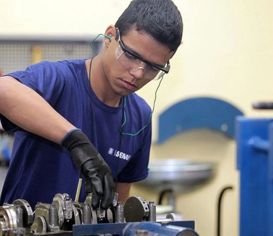Senai Bahia oferece mais de mil bolsas gratuitas em cursos técnicos