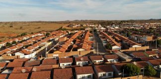 Itaberaba assina ordem de serviço para construção de 50 casas populares