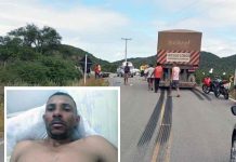 Homem morre após motocicleta bater de frente com caminhão Homem morre após motocicleta bater de frente com caminhão