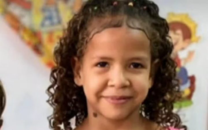 Menina de 6 anos morre após ser atropelada por carro enquanto tentava atravessar pista