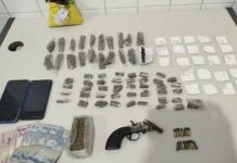 Homem é preso com arma e drogas, na manhã deste domingo, em Macajuba Homem é preso com arma e drogas, na manhã deste domingo, em Macajuba