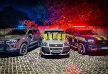 Homem é preso com 50Kg de cocaína e três armas de fogo na BR-242 Homem é preso com 50Kg de cocaína e três armas de fogo na BR-242