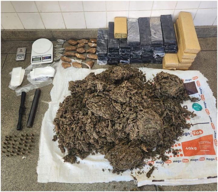 Cipe Semiárido captura suspeito suspeito de tráfico de drogas com 67kg de maconha em Brumado