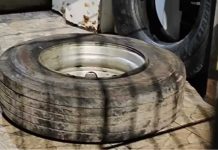 Criança de dois anos morre após ser atingida por pneu de carreta no interior da Bahia