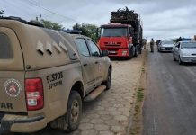 Policia retém veículo que transportava 155 motos com suspeita de irregularidades em Ipirá Policia retém veículo que transportava 155 motos com suspeita de irregularidades em Ipirá