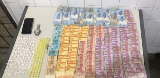 Homem é preso com drogas em Ruy Barbosa Homem é preso com drogas em Ruy Barbosa