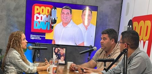 Davi dos Anjos recebe Lana Moraes, enfermeira mestre em Saúde Coletiva, em Podcast