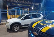 PRF recupera carro adquirido no “golpe do pix” e detém casal na BR-242 PRF recupera carro adquirido no “golpe do pix” e detém casal na BR-242