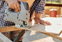 Empresa está com 25 vagas para carpinteiros com salário de R$ 2.327 + benefícios