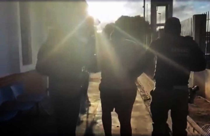 Suspeito de liderar organização criminosa é preso na Bahia; homem usou documento falso até para registrar filho Suspeito de liderar organização criminosa é preso na Bahia; homem usou documento falso até para registrar filho