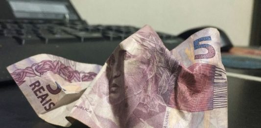 Cédulas dos anos 90 podem valer até R$ 2.000 Nota de 5 reais
