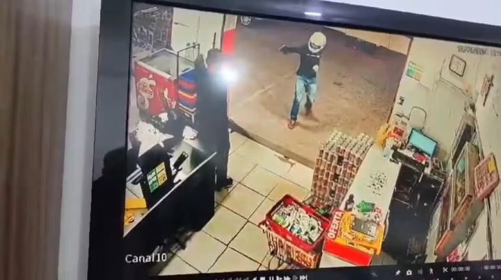 Segurança de supermercado é morto a tiros em Feira de Santana.