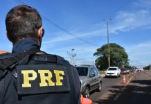 PRF apreende mais de R$ 500 mil em espécie dentro de mala em Feira de Santana