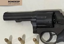 Duas pessoas são detidas com arma de fogo e drogas no Brisas da Chapada, em Itaberaba Duas pessoas são detidas com arma de fogo e drogas no Brisas da Chapada, em Itaberaba