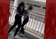 Estudante é enforcada por outra durante briga dentro de escola Estudante é enforcada por outra durante briga dentro de escola