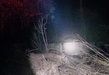 Ônibus com 42 passageiros sai da pista e cai de ribanceira na Bahia