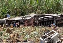 Trio elétrico capota e deixa três pessoas mortas e seis feridas