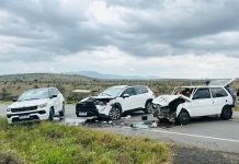 Idoso de 68 anos morre em batida entre carros na BR-242 Idoso morre em batida entre dois carros na BR-242