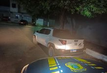 Homem é detido pela PRF na Bahia após comprar carro clonado por R$ 35 mil pela internet