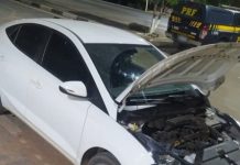 PRF recupera veículo roubado durante fiscalização na BR-242