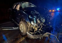 Casal morre e três pessoas ficam feridas após acidente entre carros