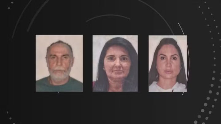Pai, mãe e filha são encontrados mortos com marcas de tiros dentro de casa