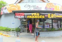 Padaria oferece pão francês a 1 centavo durante Black Friday Padaria em Curicica, na Zona Oeste do Rio, faz promoção de black friday e coloca pão francês a um centavo