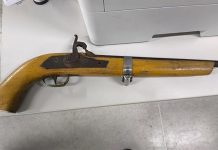 Polícia Militar apreende arma artesanal após denuncia de ameaça em Iaçu Polícia Militar apreende arma artesanal após denuncia de ameaça em Iaçu