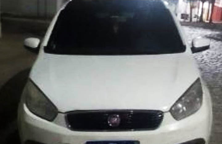Policia recupera carro roubado em Itaberaba