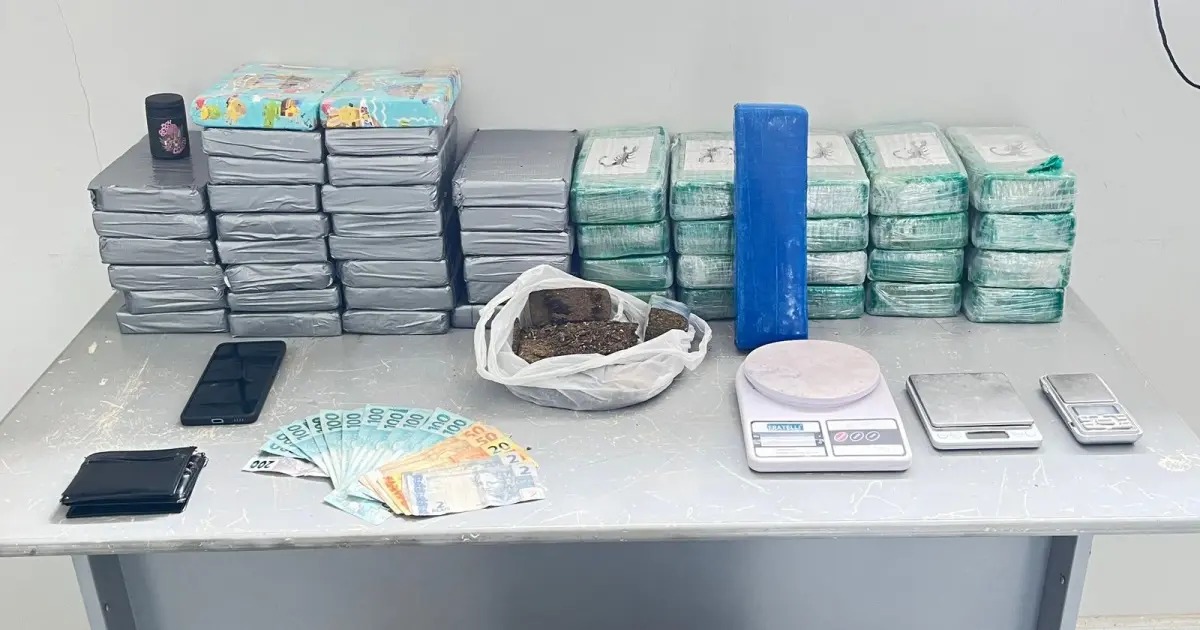 PM apreende 53 kg de drogas e prende homem por tráfico no Oeste da Bahia