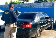 Homem recebe carro furtado como pagamento de dívida e acaba na delegacia Homem recebe carro furtado como pagamento de dívida e acaba na delegacia