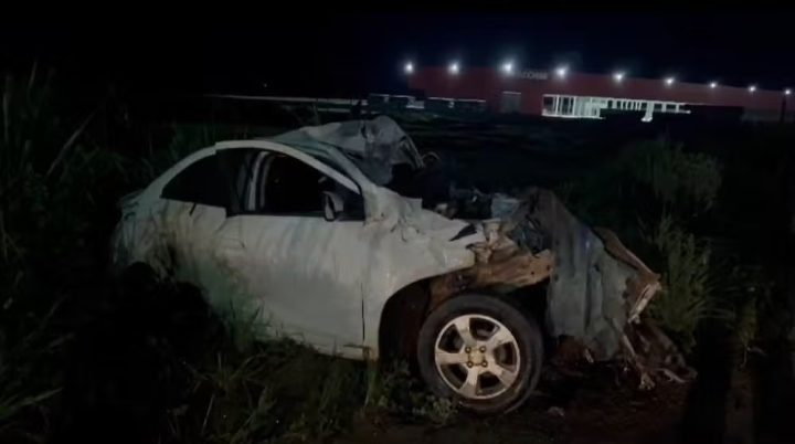 Homem morre em acidente de carro na Bahia após tentar matar ex-companheira com golpes de faca e martelada na cabeça